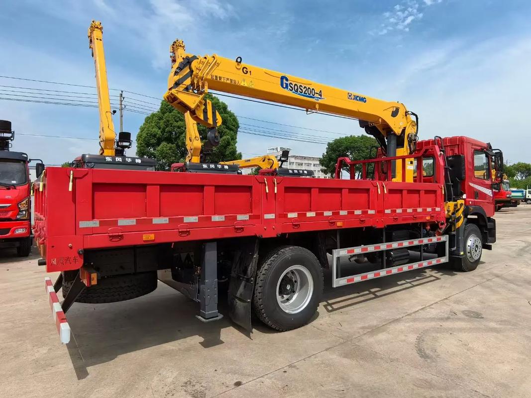 平?jīng)龃筮\(yùn)折疊隨車(chē)吊 高效生產(chǎn)的典范