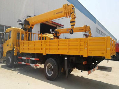 東風御虎6.3噸隨車吊 高效多能的物流解決方案